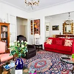 Carpette - Welkeys Apartamento *